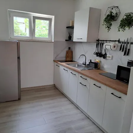 Alberta Apartment *