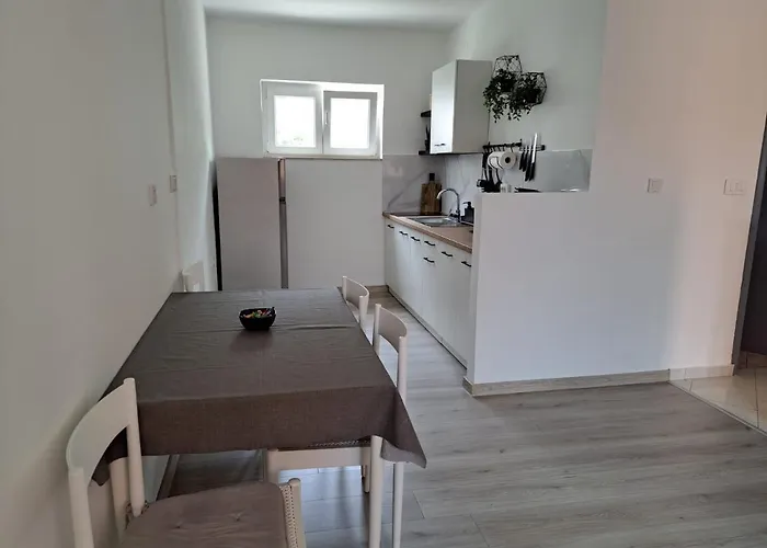 アパート Alberta