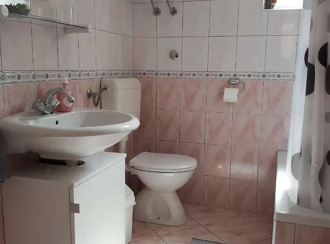 Alberta アパート